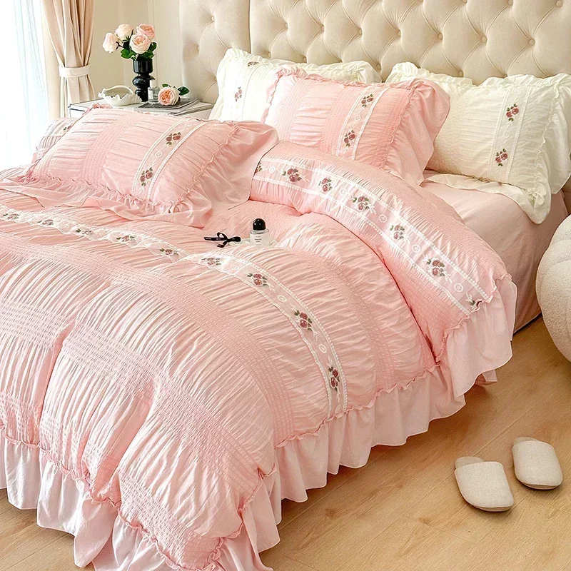 kf-S5a387c78e464449f83fbe083e0d63ebaq-French-Embroidered-Lace-Bubble-Gauze-Bedding-Set-Pink-Elegant-Princess-Style-Queen-Duvet-Cover-Set-Ruffled