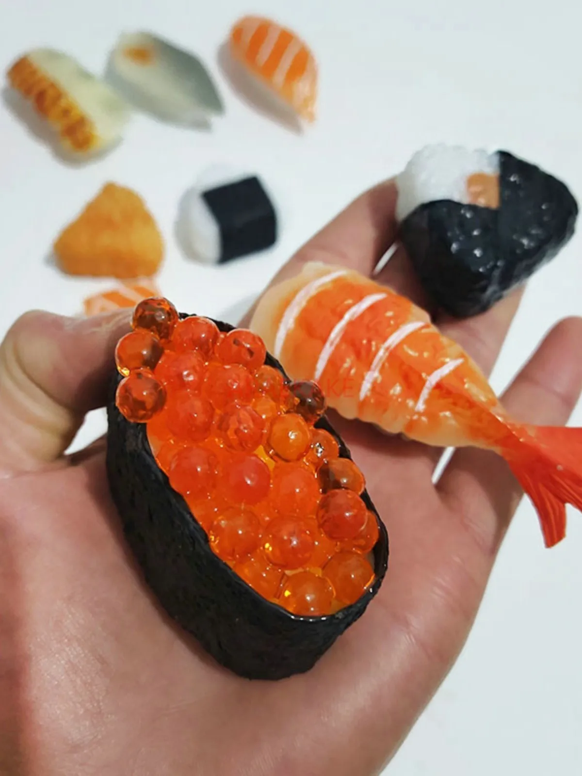 kf-S94e8305a8be04512b4b33ec89780a3745-1pcs-Simulation-sushi-model-fake-food-Japanese-restaurant-Salmon-Rice-and-vegetable-roll-decorations-toy-set