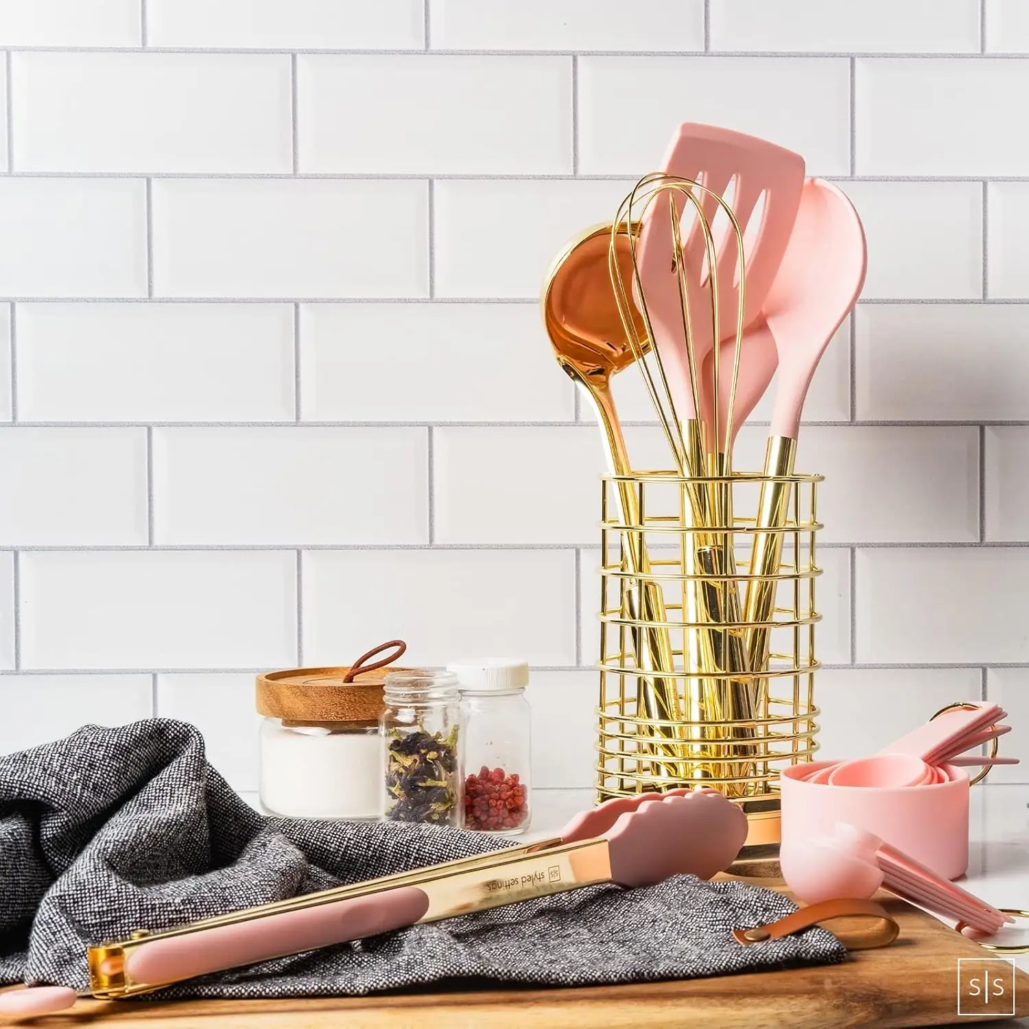 kf-Sabddfa1e665b467a9c54c2a58c6677ec7-Gold-Pink-Kitchen-Utensils-Set-17-PC-Pink-Silicone-Gold-Cooking-Utensils-Set-Includes-Gold-Utensil