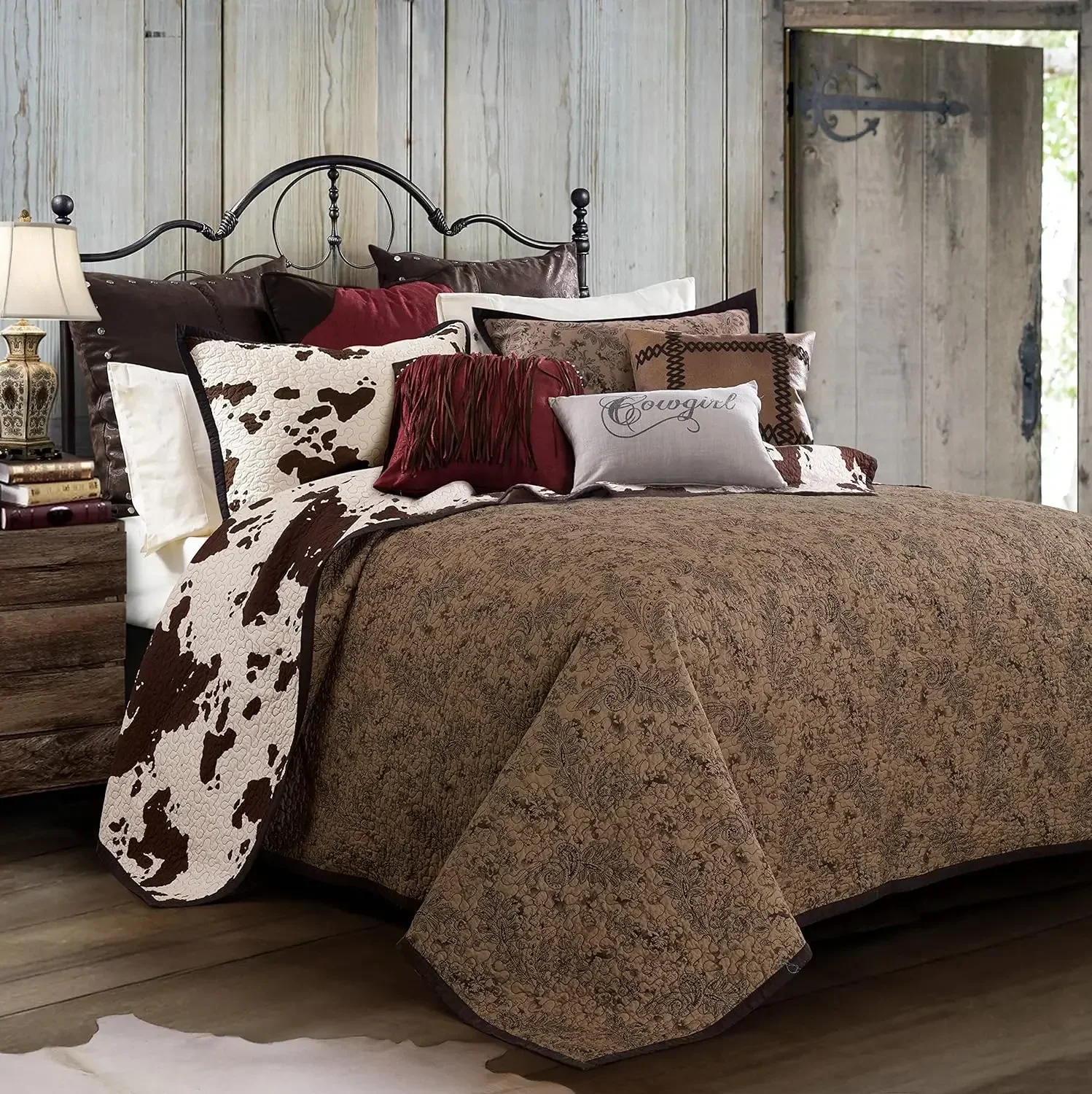 kf-Sc6708cbf1ad04023bfaa44b4b3124abb5-Furniture-supplies-Paseo-Road-by-HiEnd-Accents-Elsa-Cow-Print-Bedding-3-Piece-King-Size-Quilt