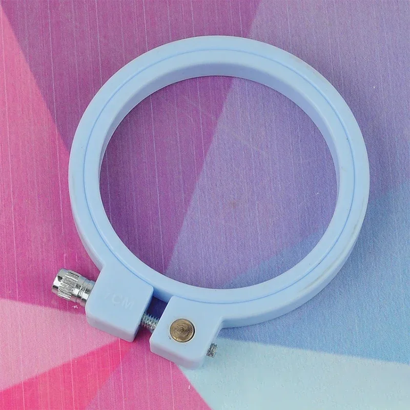 kf-Sf81bf7ee94ff43ef95b735f51b2c42dcQ-1PC-Embroidery-Hoops-7-25cm-Round-Cross-Stitch-Rack-Plastic-Embroidery-Hoop-Frame-Rings-for-DIY